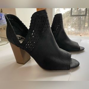 Ferge open toed boots